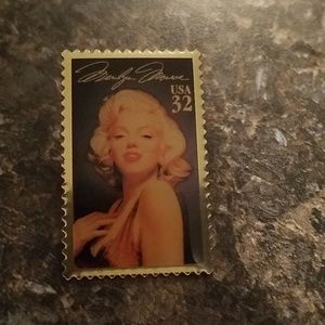 Marilyn Monroe 32 Cents US Stamp Pin